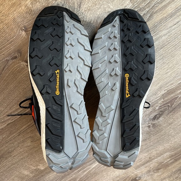 NWOB Adidas Terrex Free Hiker 2 GTX Mid Hiking Shoes Mens 10.5 UK 10 EU 44 2/3 - Picture 8 of 10